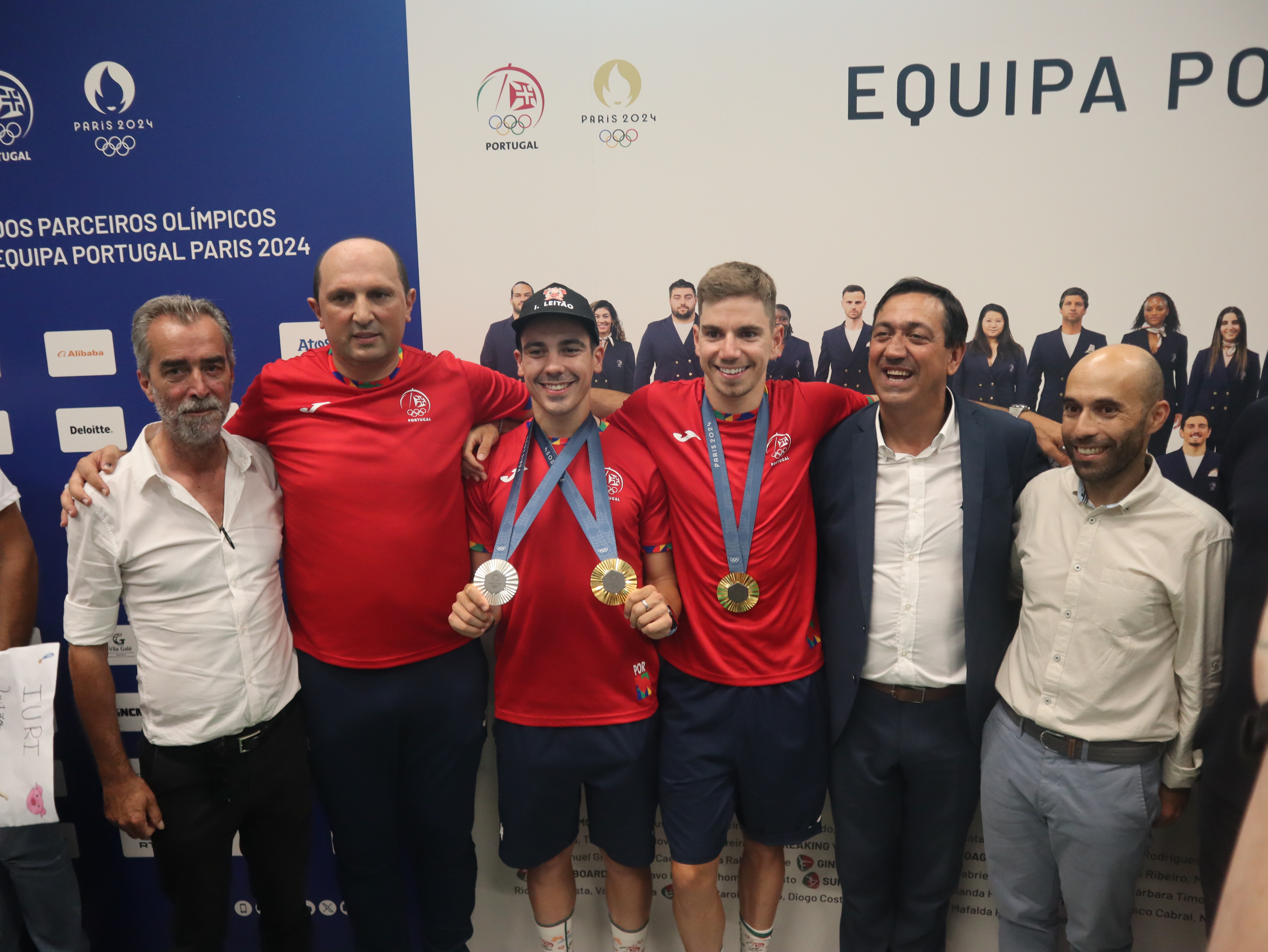 Campeões com o selecionador Gabriel Mendes