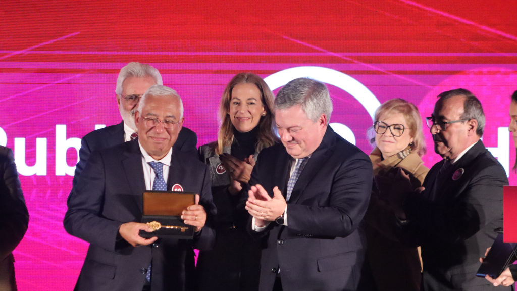 Chaves da Cidade foram entregues a António Costa,  Primeiro-ministro, por Eduardo Vítor Rodrigues, presidente da Câmara.