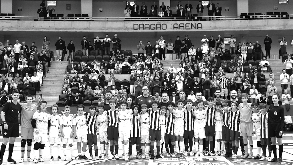 Modicus Sub 13 jogou no Dragão Arena e apadrinhou estreia do FC Porto no futsal, no último sábado