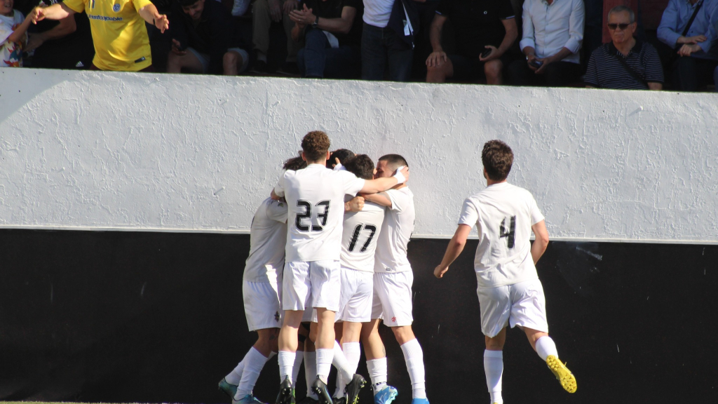 Vila FC venceu, em casa, o Coimbrões por 4-3.