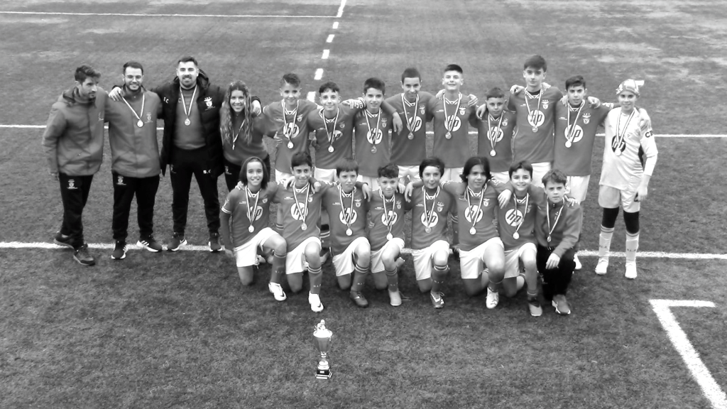 Equipa de infantis de Escola do Benfica de Gaia, conquistou a Séries 1 e vai lutar pelo o título de campeão