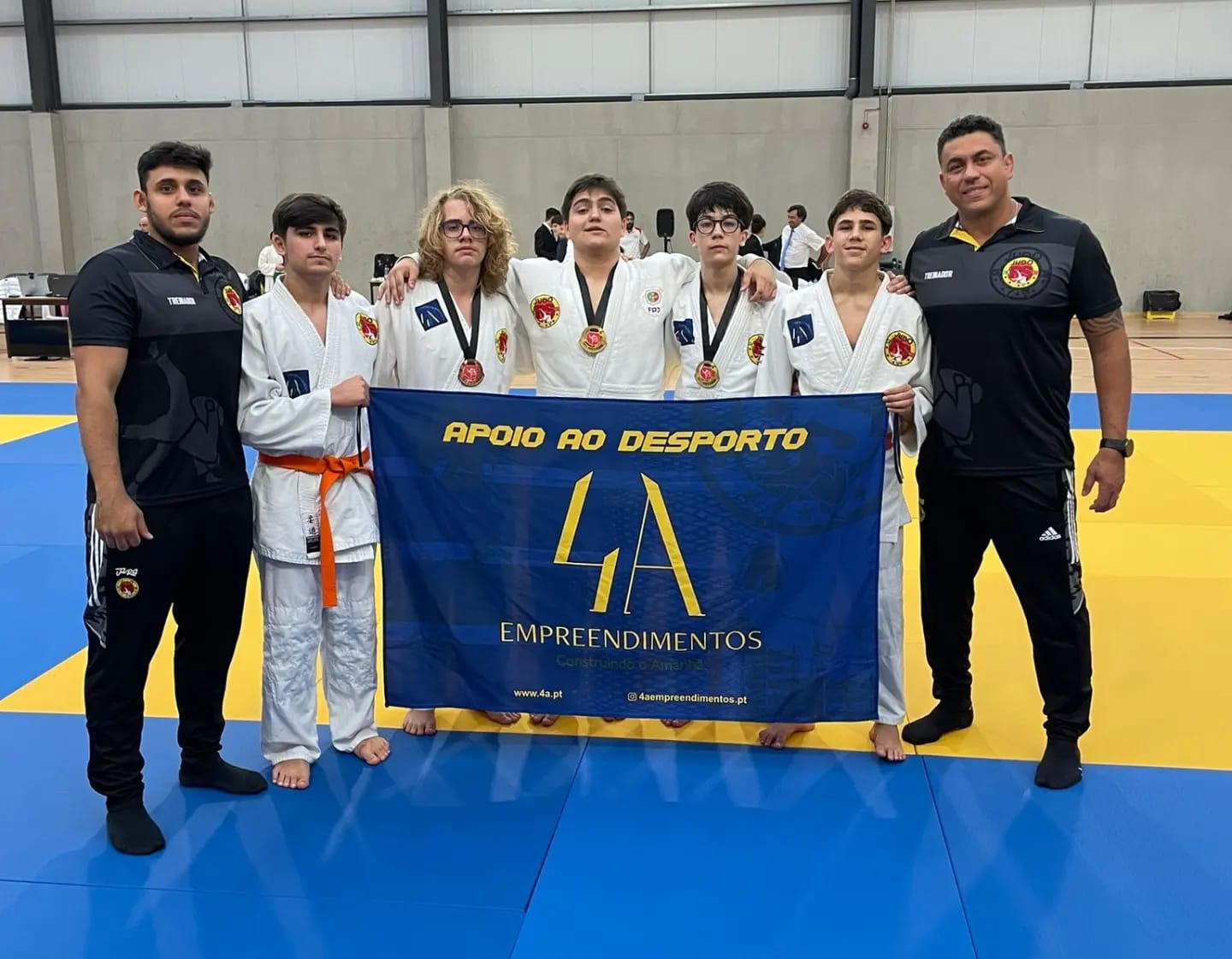 Cadetes e os Treinadores Ricardo Soares  e Gabriel Soares