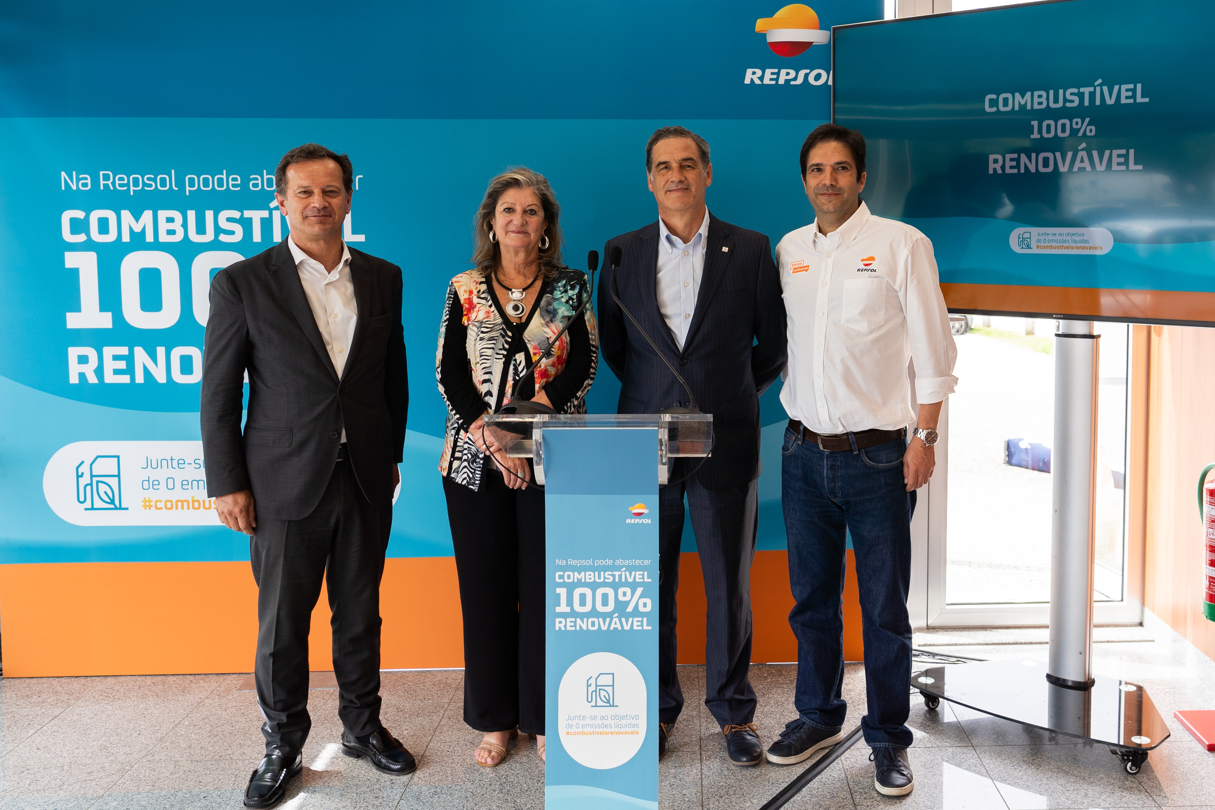  Presidente da ENSE, Alexandre Manuel Rodrigues Fernandes, subdiretora-geral da DGEG, Maria José Espírito Santo, Administrador-delegado da Repsol Portuguesa, Armando Oliveira, Gestor de Produto Combustíveis 100% Renováveis da Repsol Portuguesa, Nuno Soares.