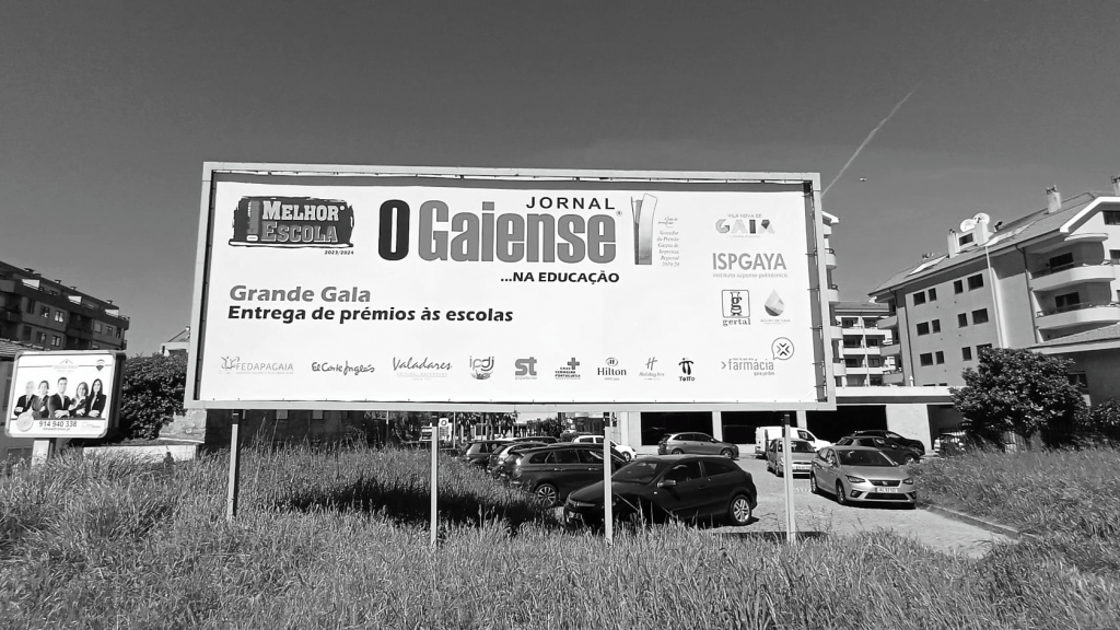 Promoção da gala da iniciativa do jornal O Gaiense dedicada á educação está espalhada pelo o conselho