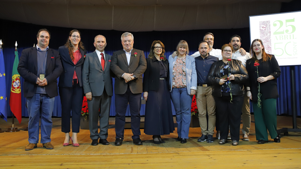 UF Serzedo e Perosinho lembrou a revolução a 12 de abril.