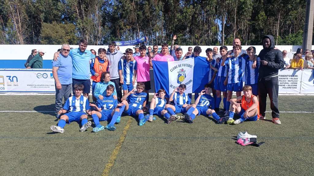 Goleada por 0-11 em Serzedo garantiu vitória na Série 2 da II Distrital, para o Oliveira do Douro.