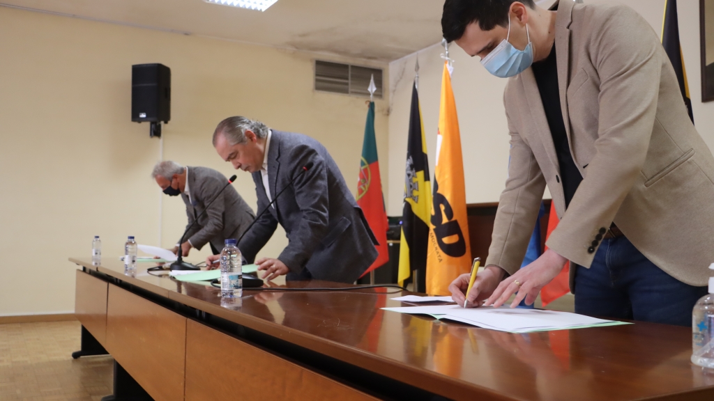 A assinatura do Acordo de Princípio da Aliança Democrática