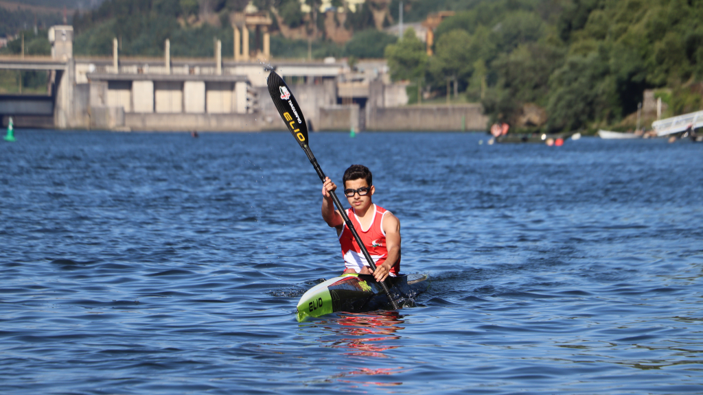 Tiago Estrela Lopes treina quase todos os dias nas águas do Rio Douro