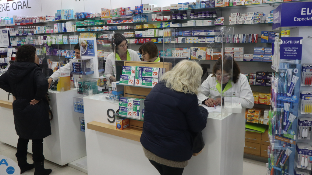 Farmácias têm registado algum aumento diário no número de utentes.