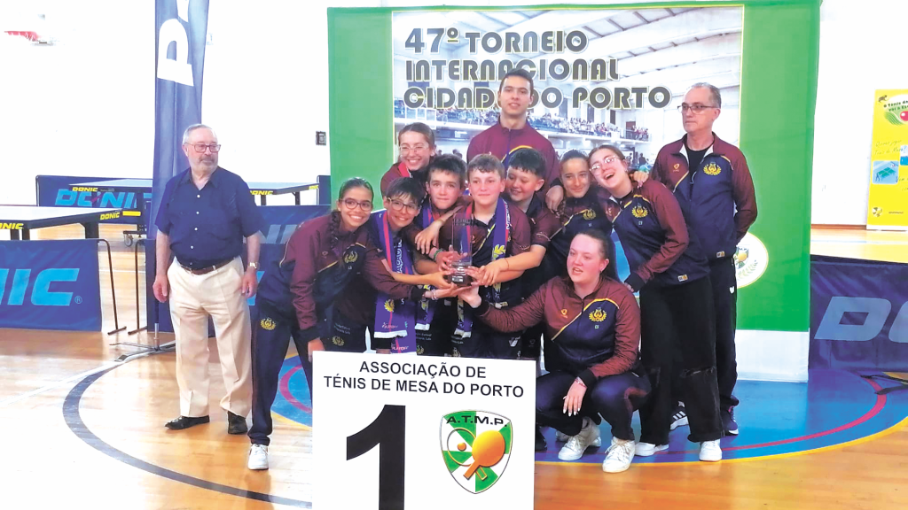 Equipas de Sub 11 masculina e Sub 15 feminina da AR Canidelense